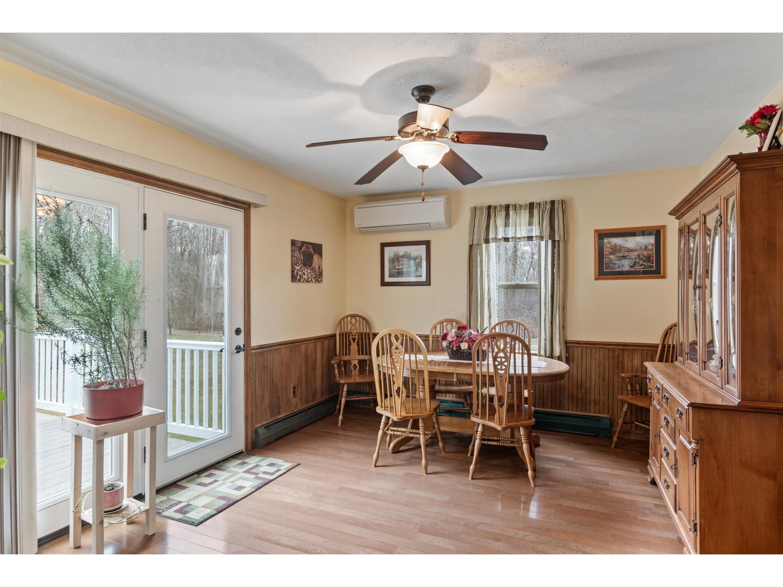 33 Little County Road