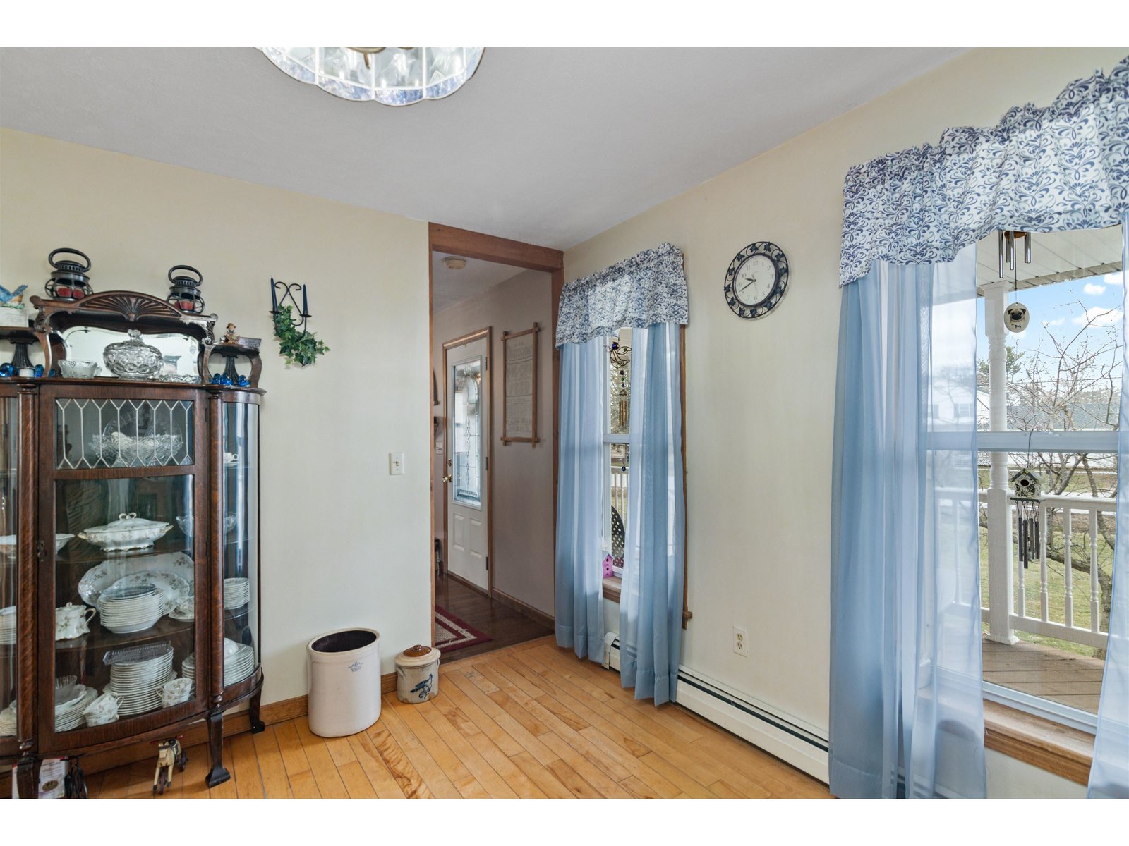 33 Little County Road