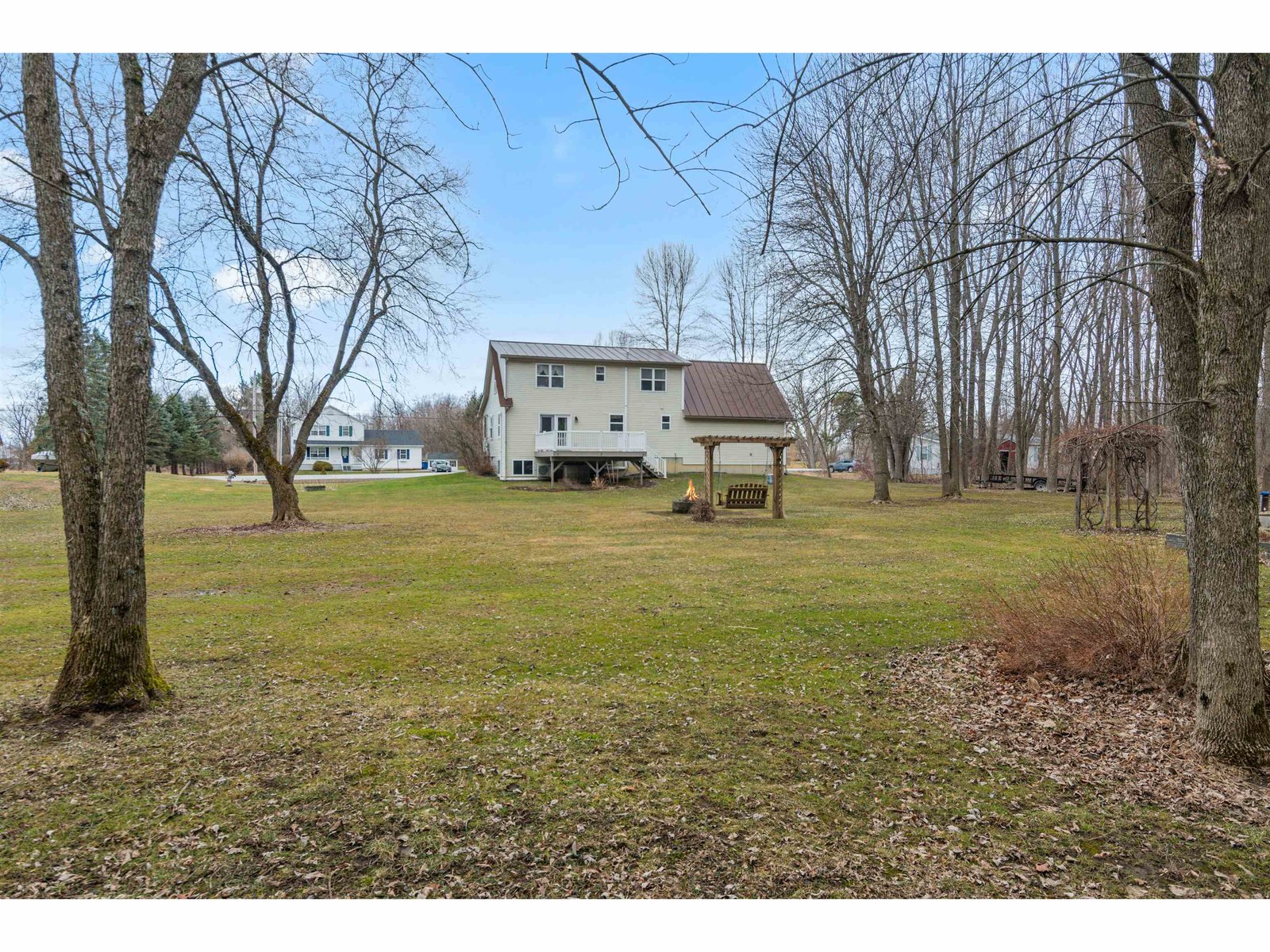 33 Little County Road