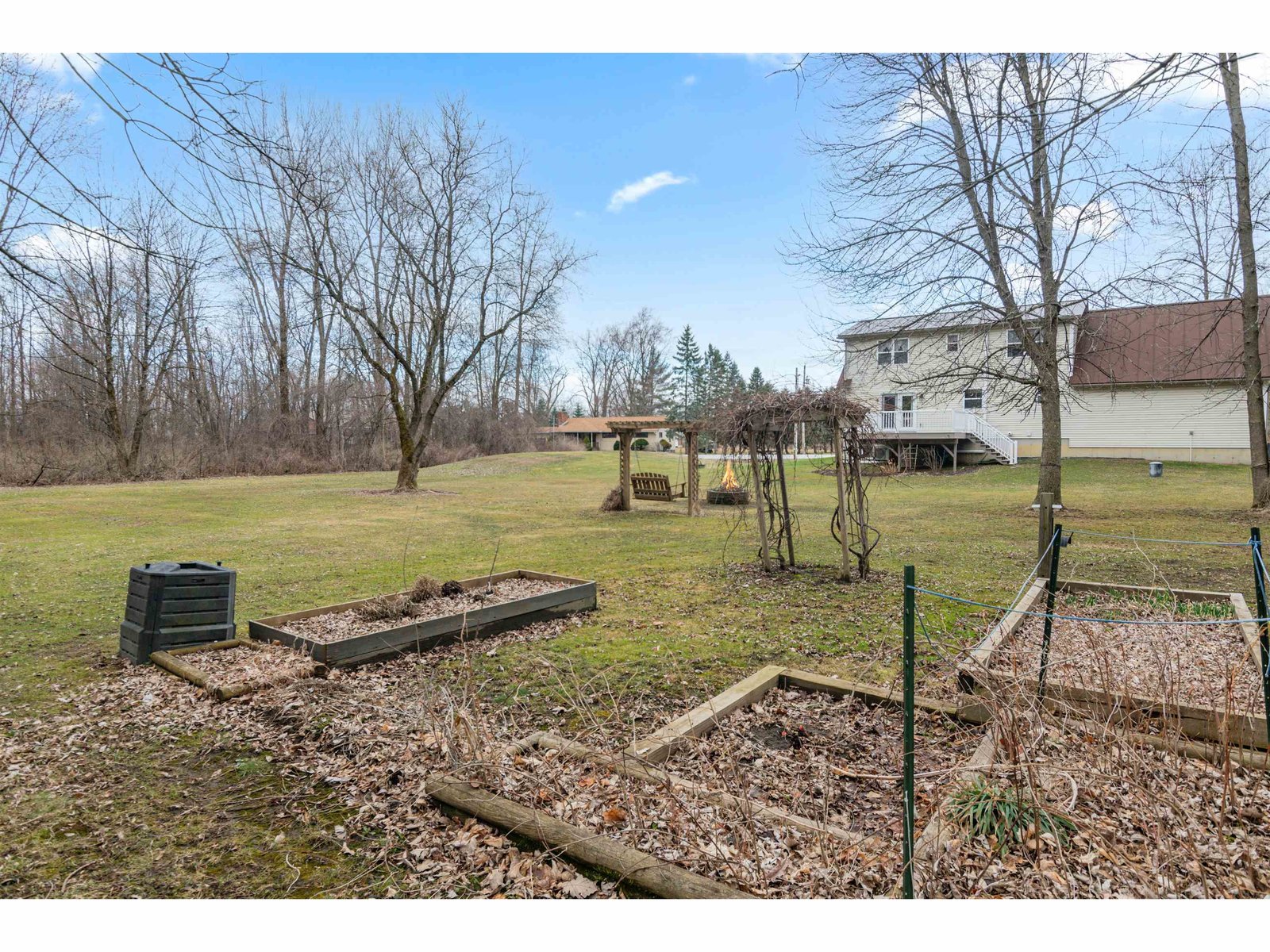 33 Little County Road