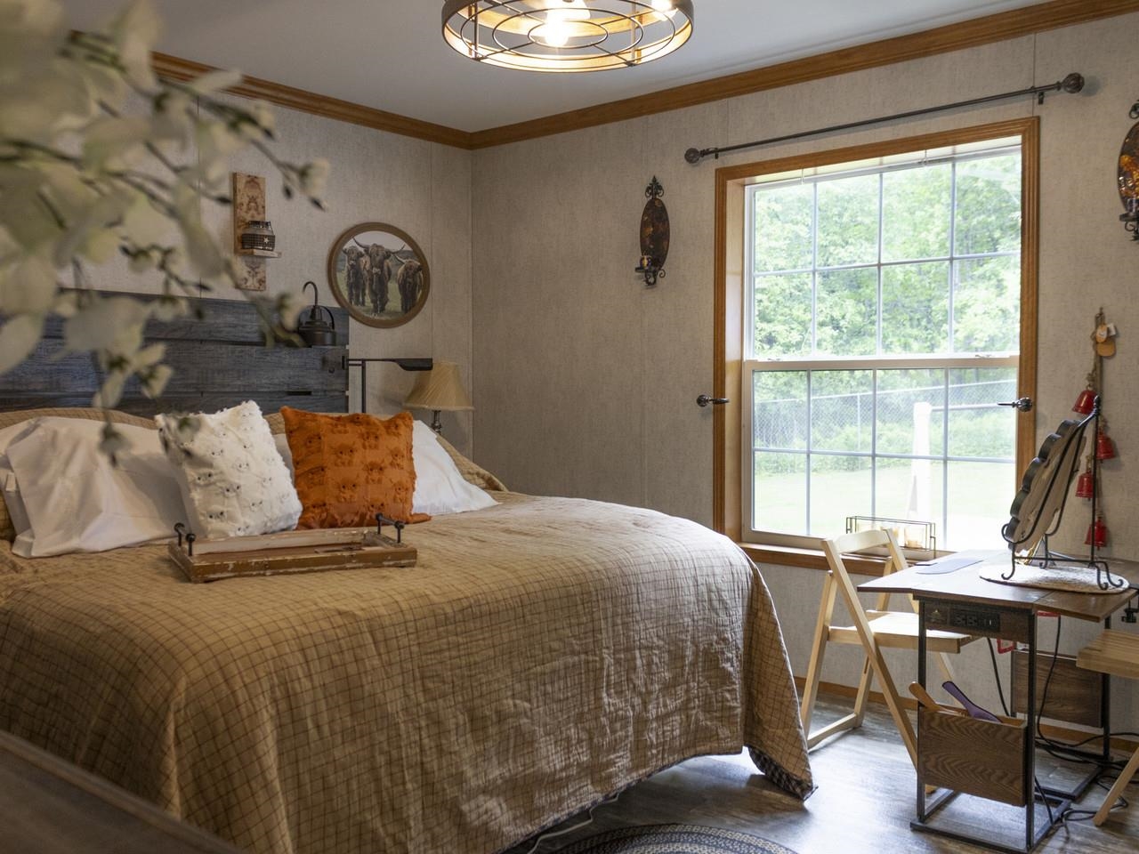 Inviting primary suite