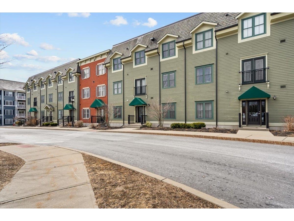 33 Naomis Way, Unit 302