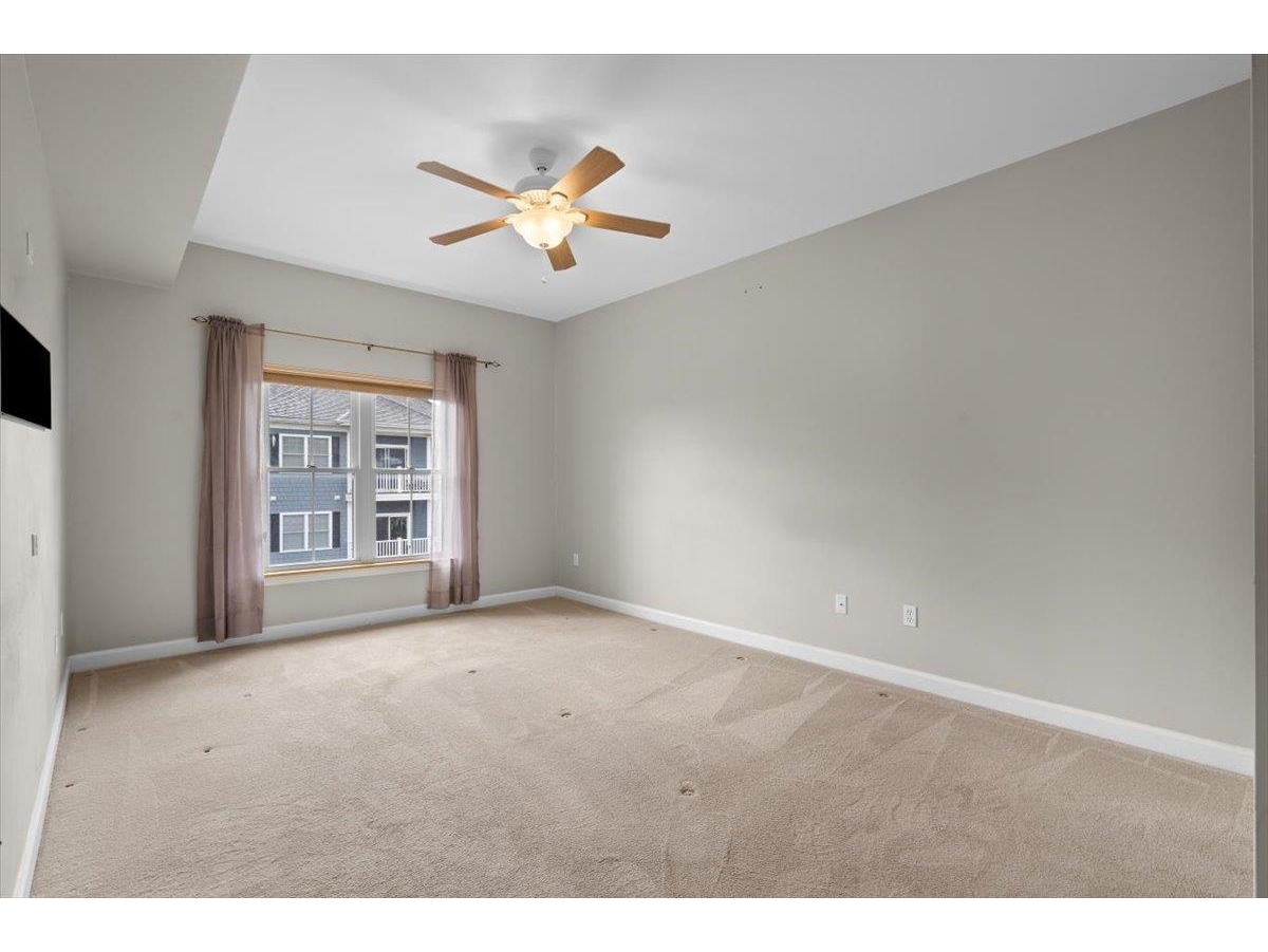 33 Naomis Way, Unit 302