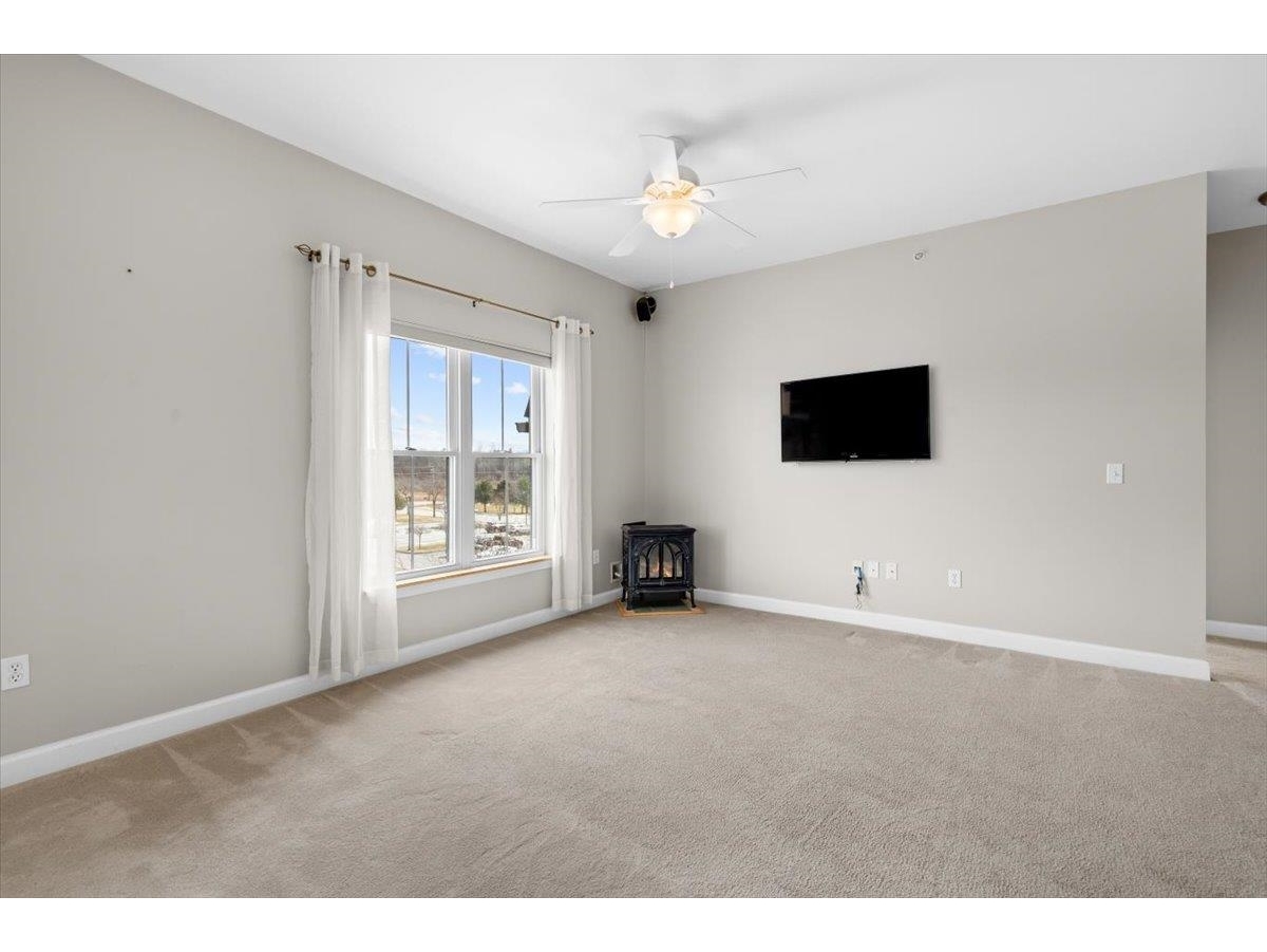 33 Naomis Way, Unit 302