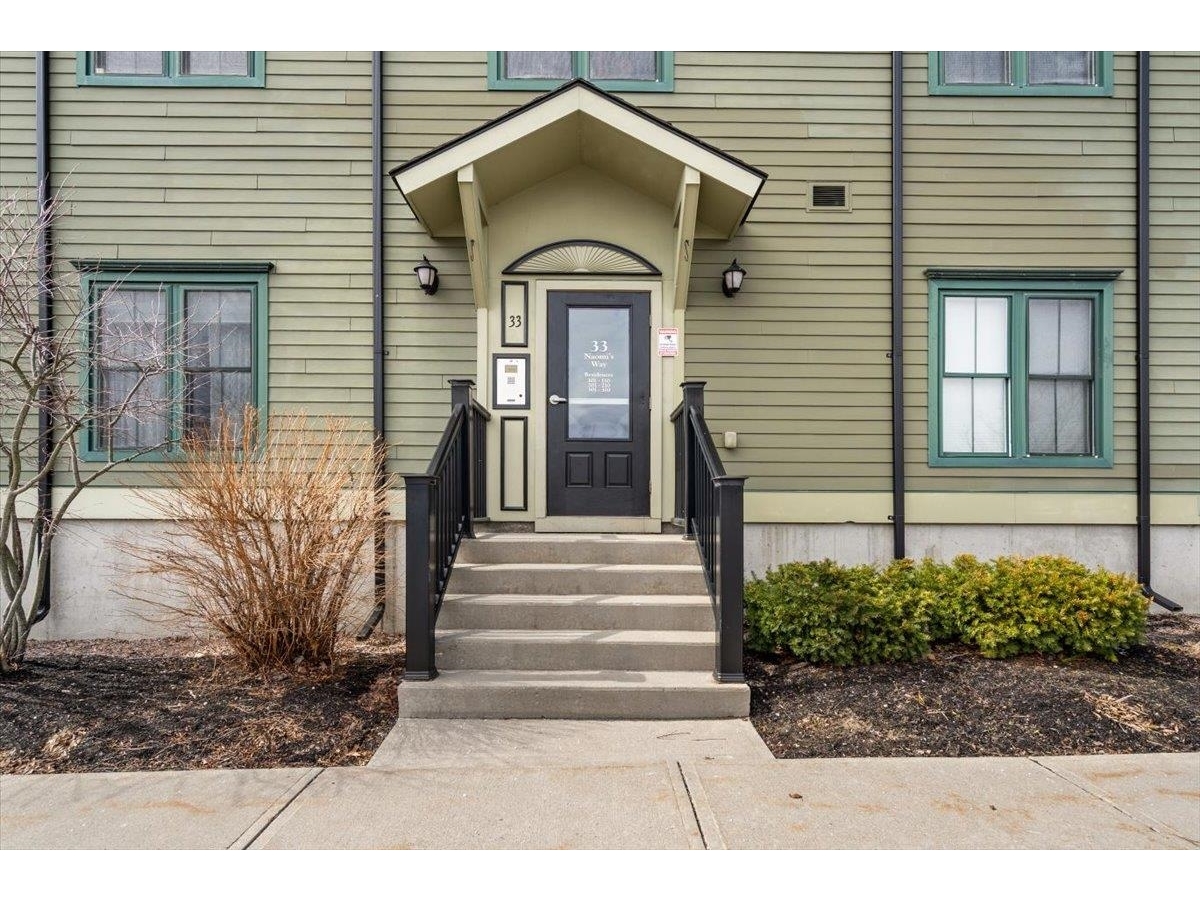 33 Naomis Way, Unit 302