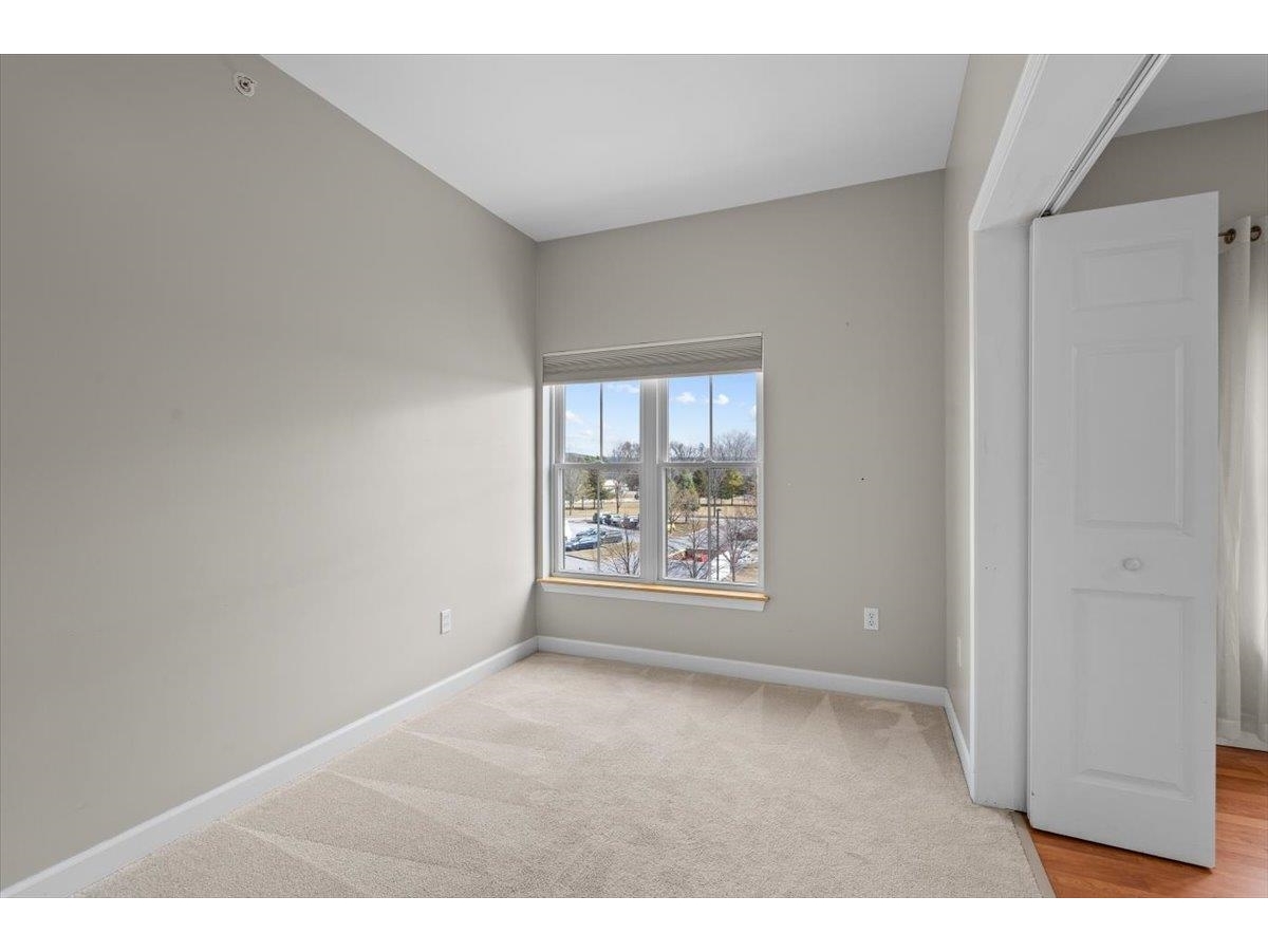 33 Naomis Way, Unit 302