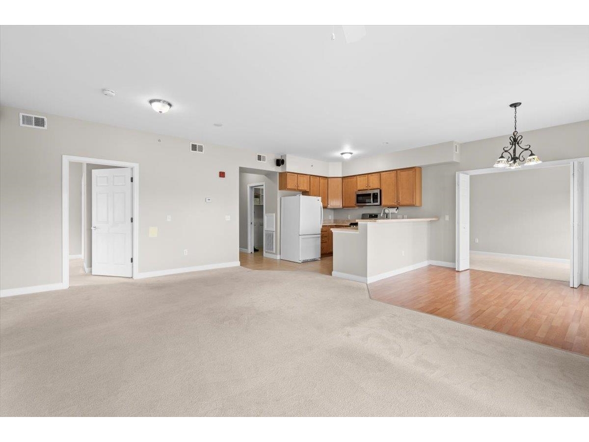 33 Naomis Way, Unit 302