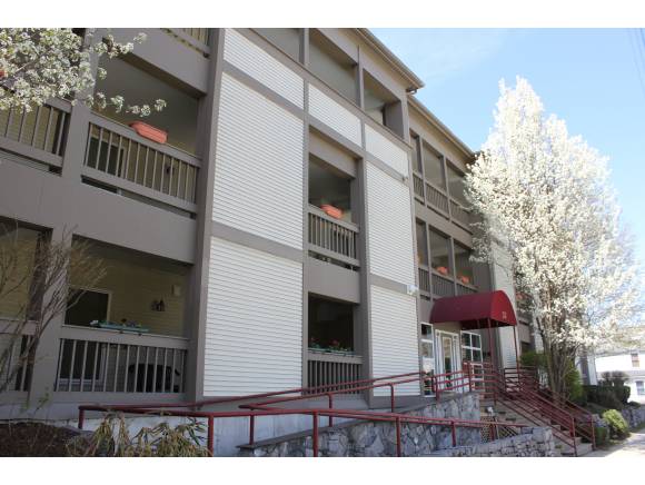 33 North Avenue, Unit 15