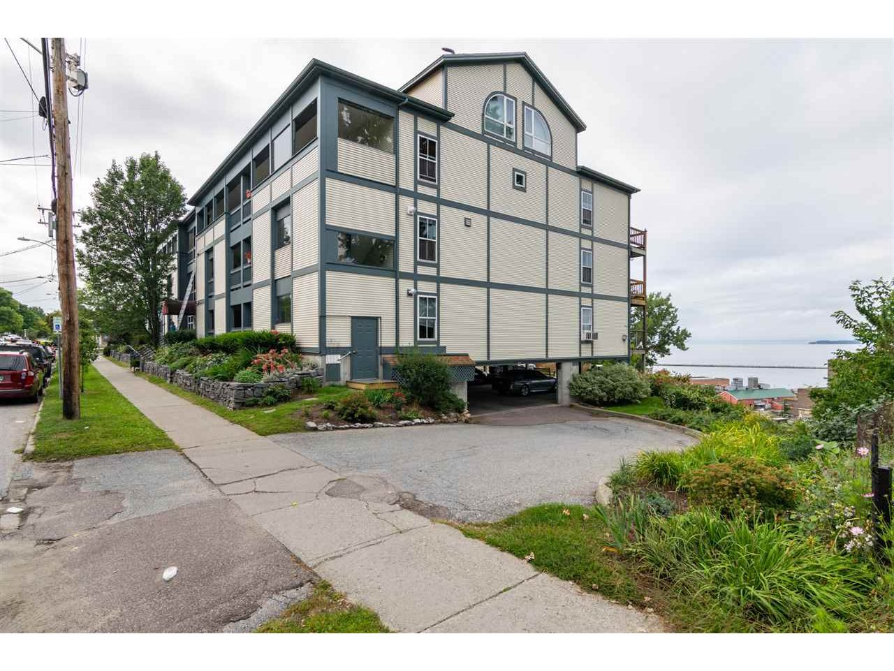 33 North Avenue, Unit 7