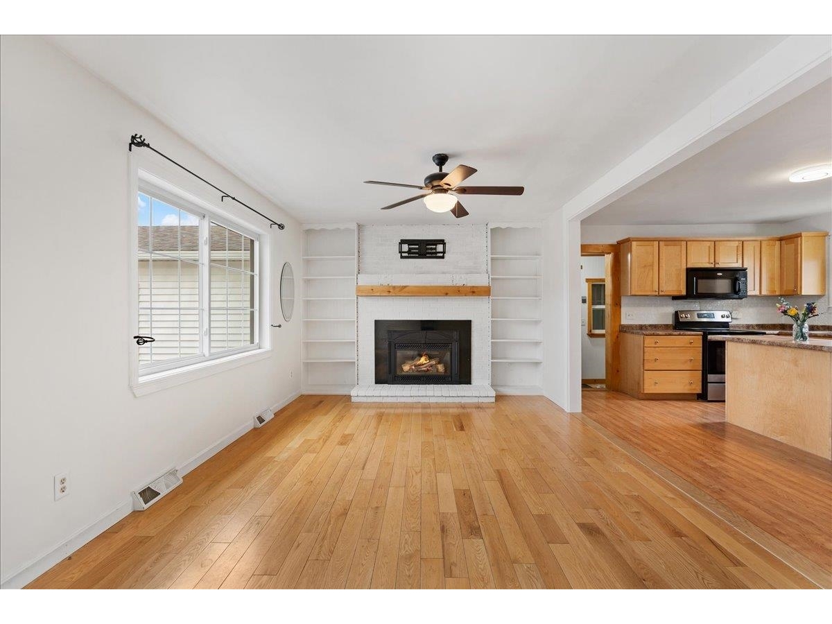 33 Russell Circle