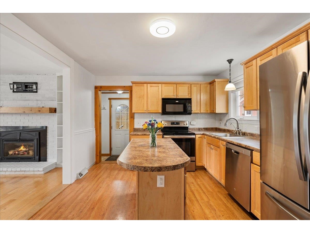 33 Russell Circle