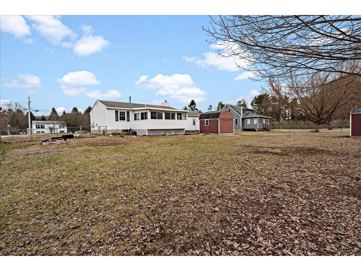 33 Russell Circle