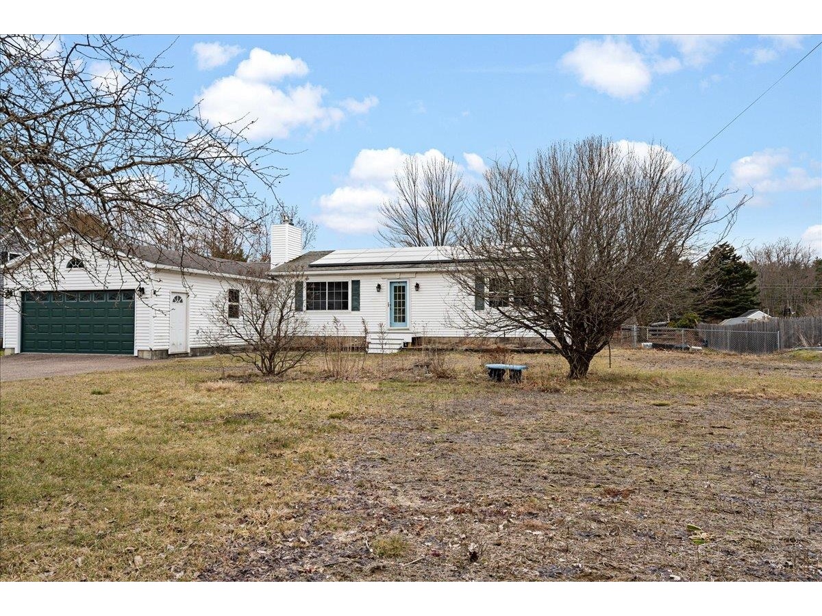 33 Russell Circle