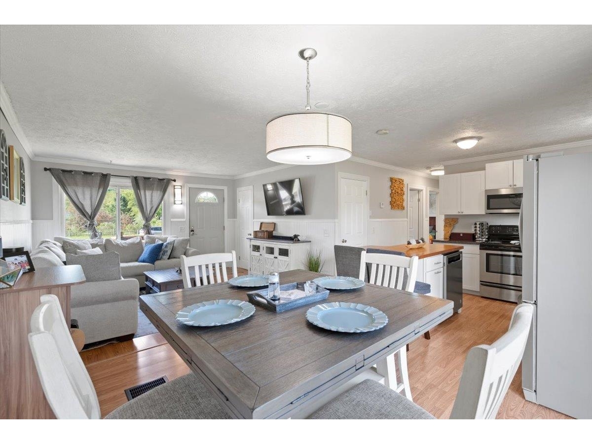 33 Sunset Circle