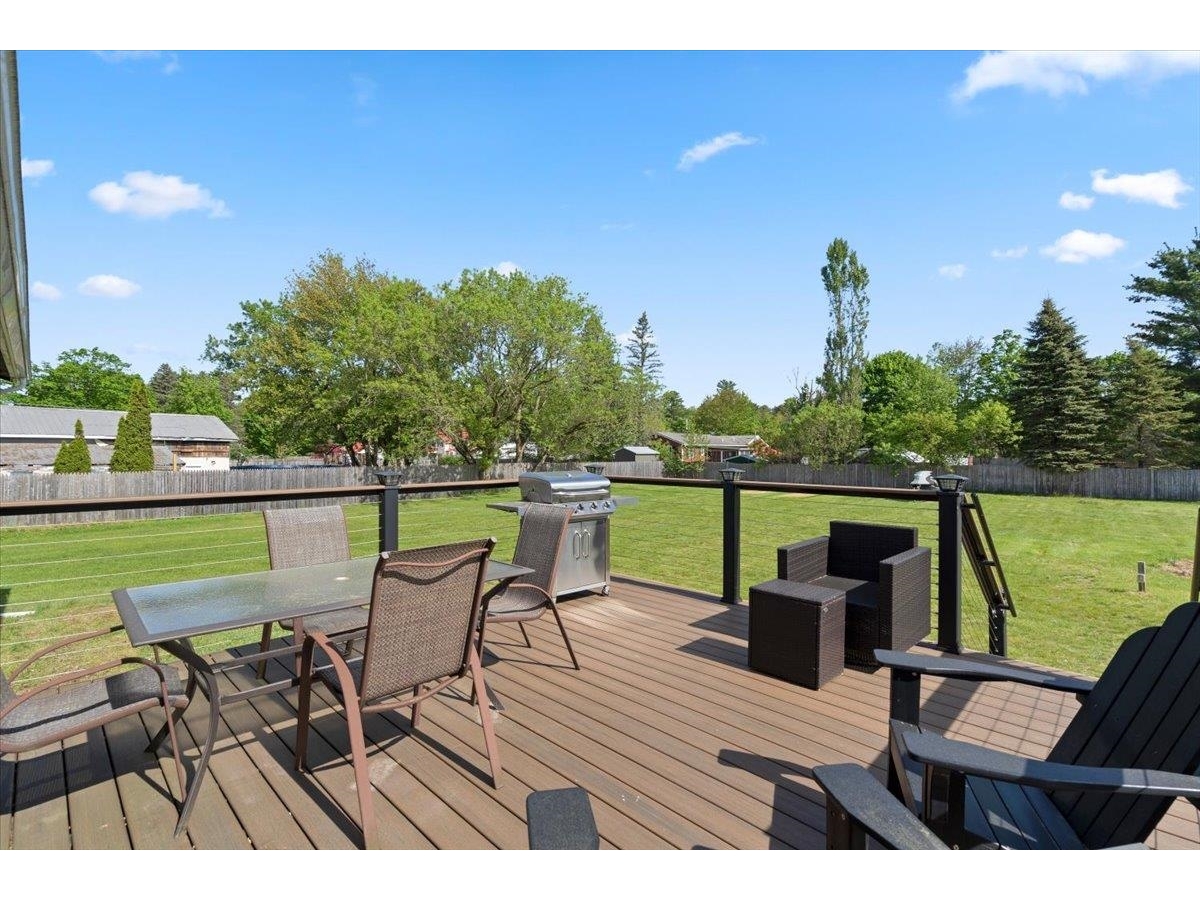 33 Sunset Circle