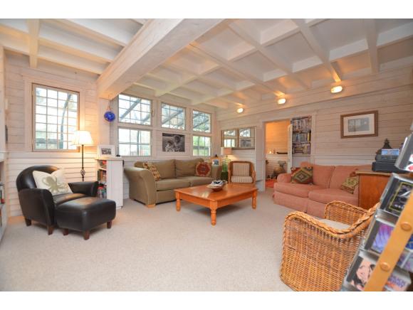 33 Woods Edge Rd