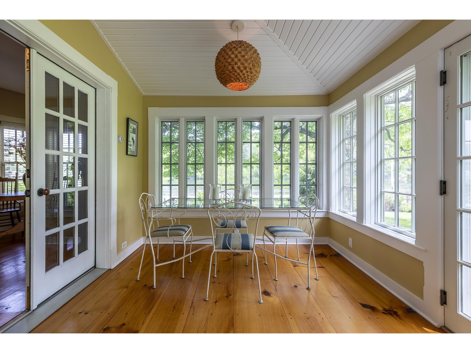 Or....have breakast in the sun room
