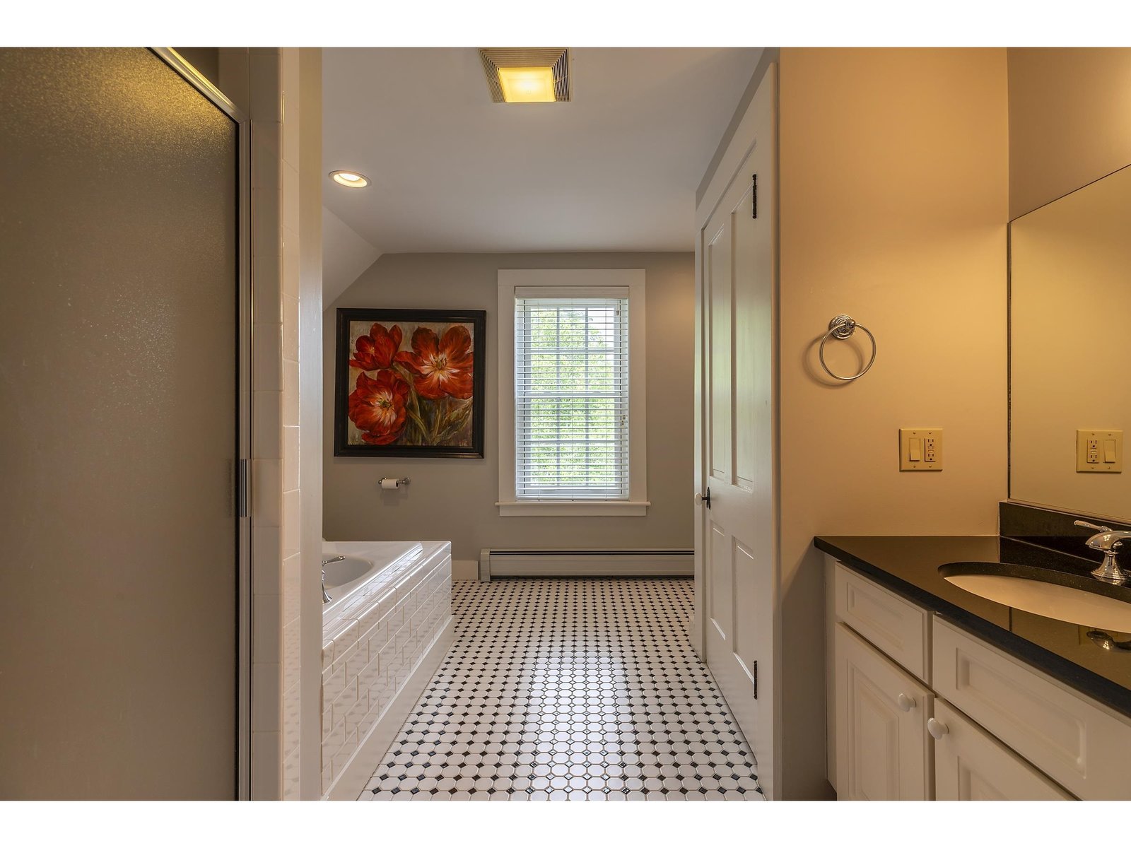 Share bath jetted tub and shower