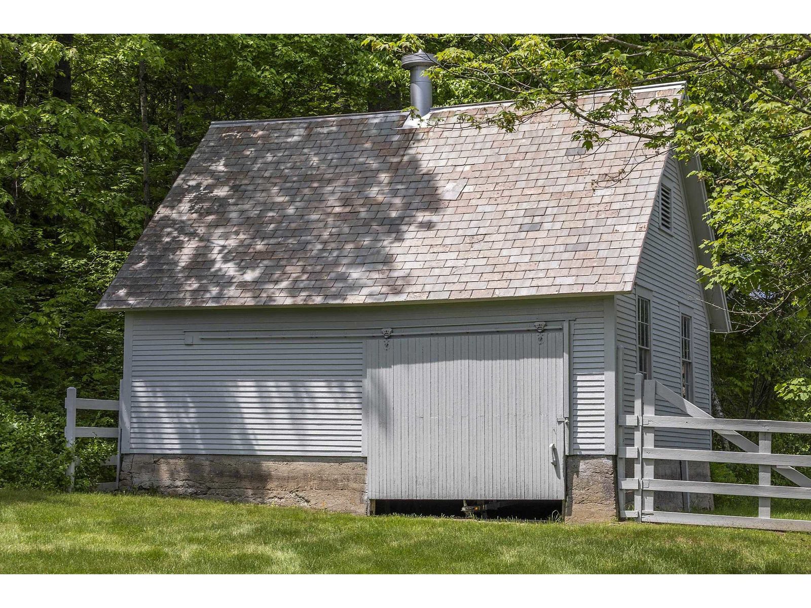 Forth outbuilding with slate roof