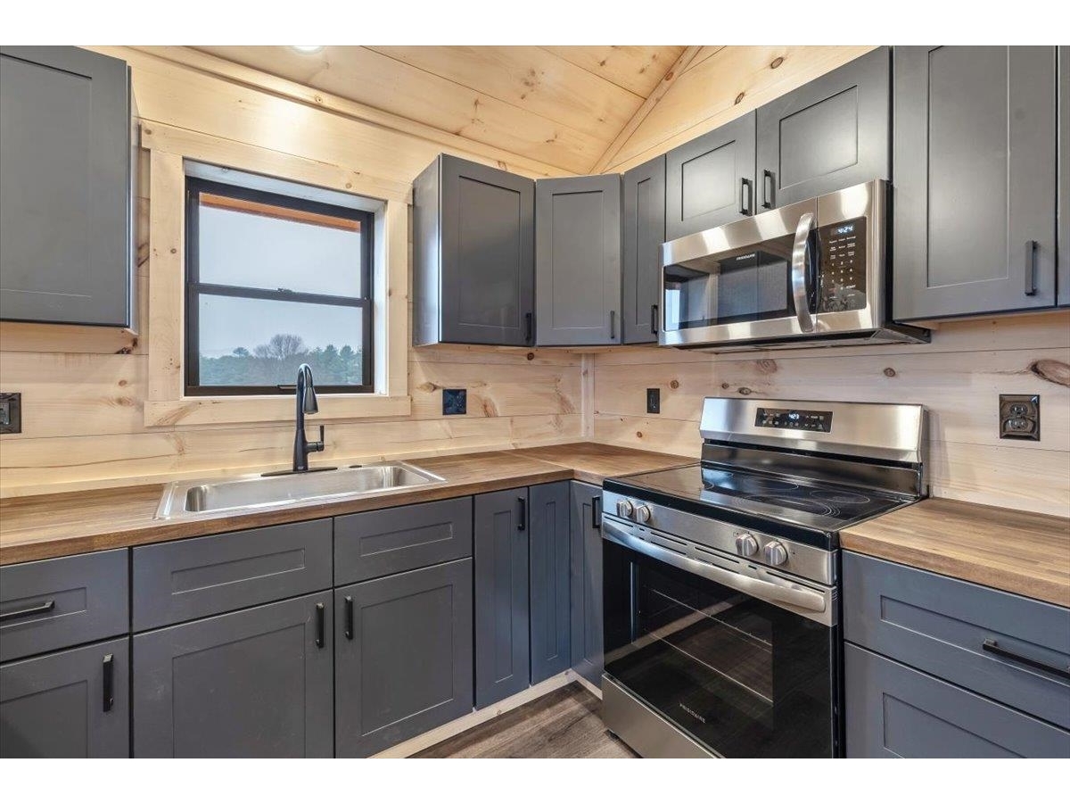 Kitchen/Dining