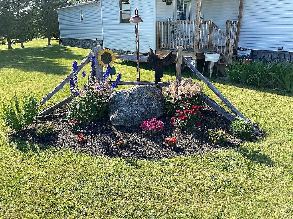 Landscape feature