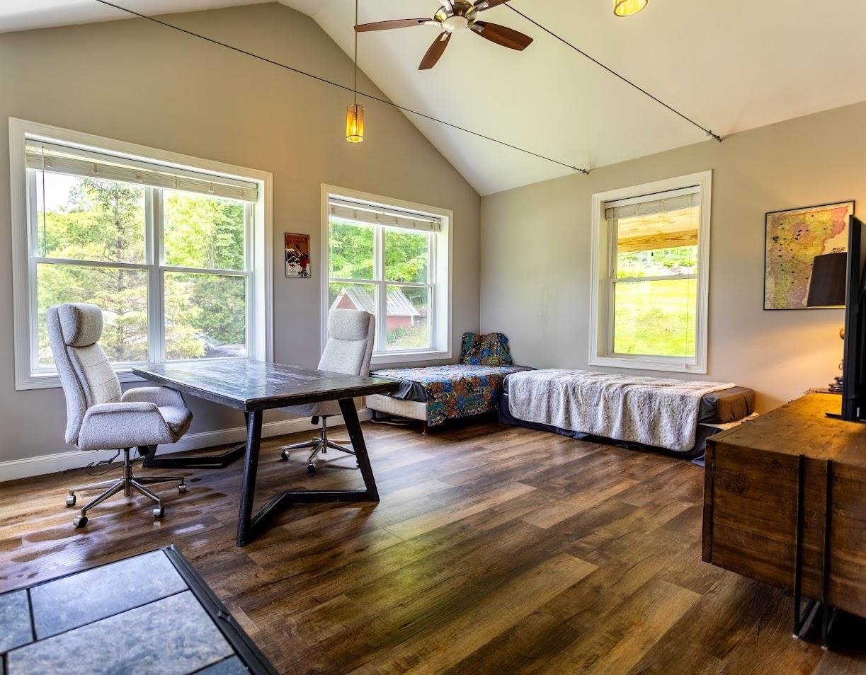 1st bedroom or Family Room/office