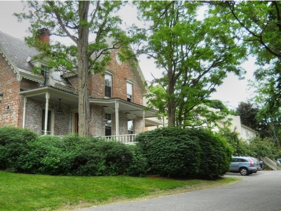 337 College Street, Unit 2