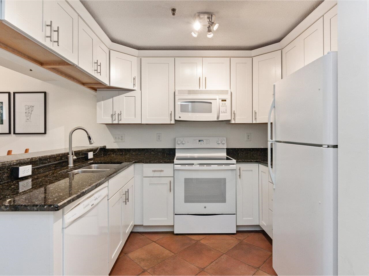 337 College Street, Unit 5