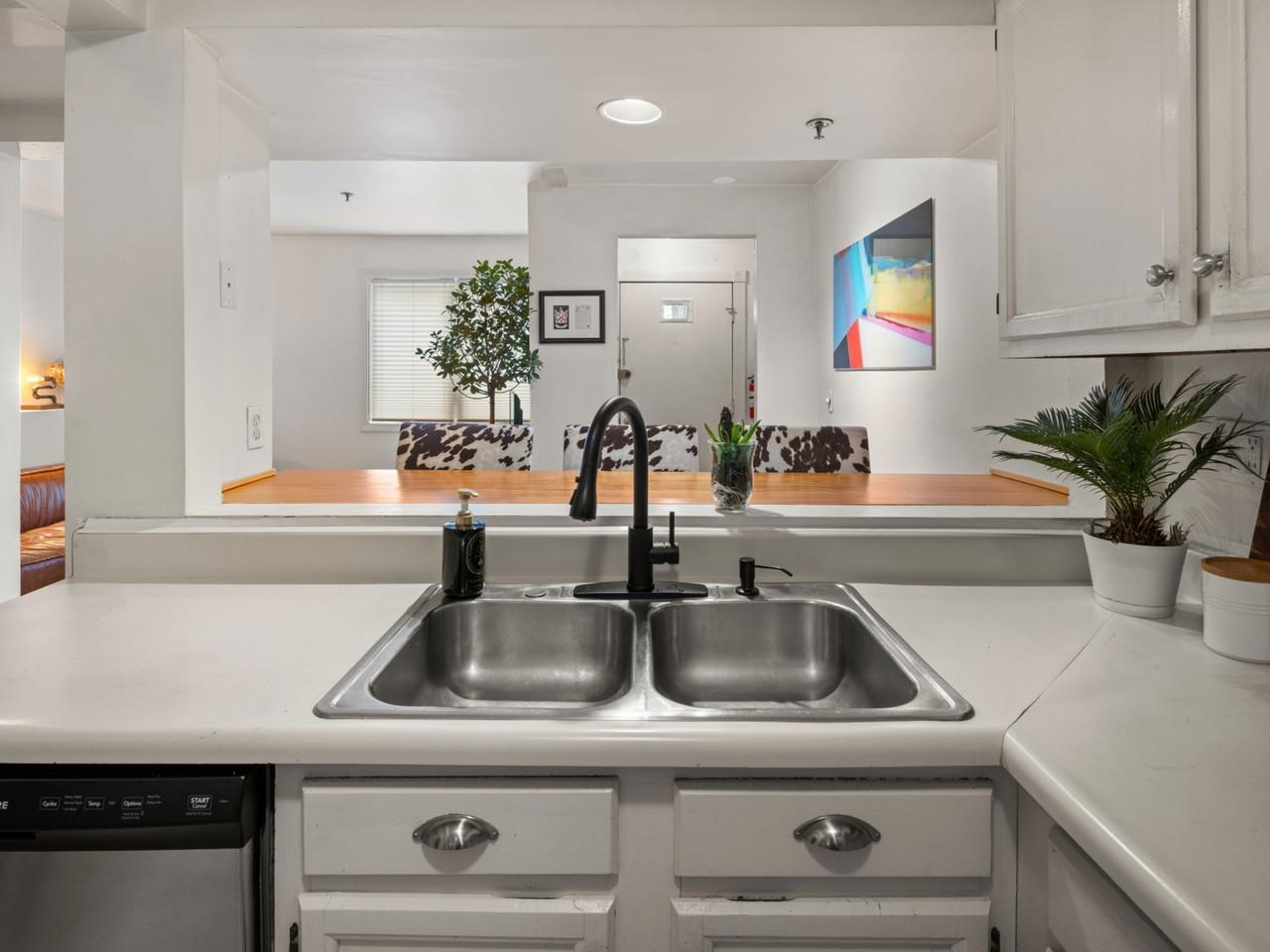 Open Kitchen & Living