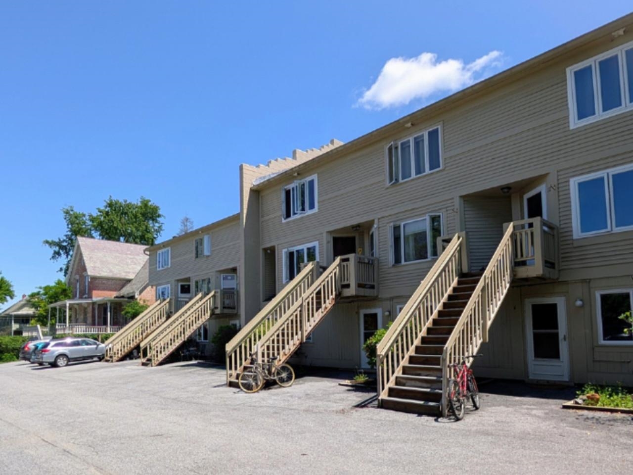 337 College Street, Unit 6