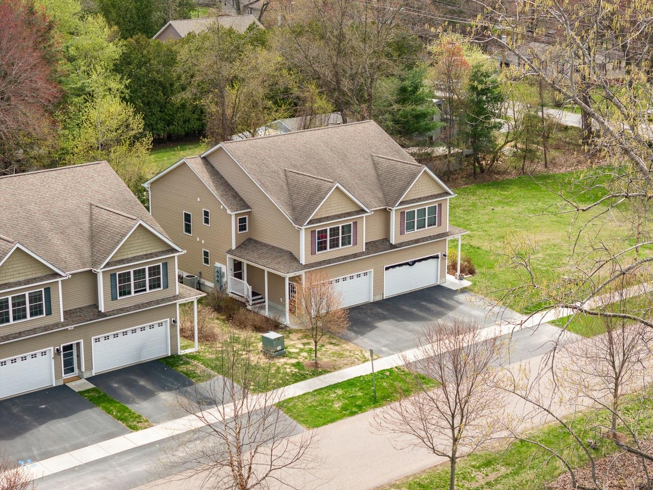 34 Brooke Lane