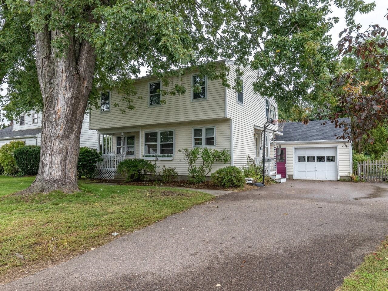 34 Davis Parkway