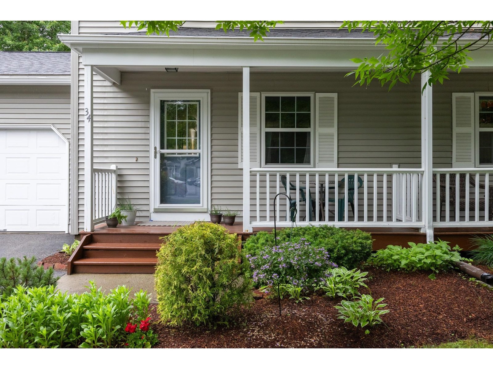 34 Pointe Drive