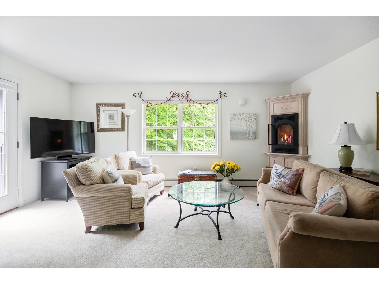 34 Pointe Drive