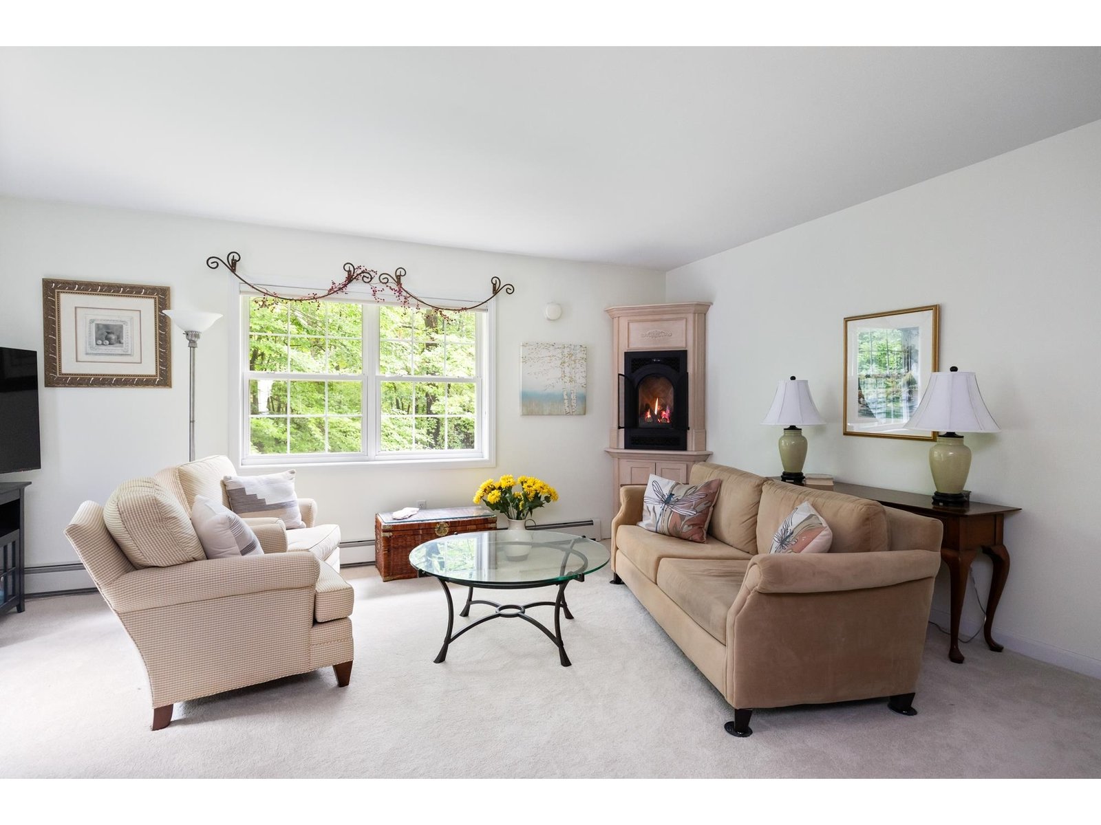 34 Pointe Drive