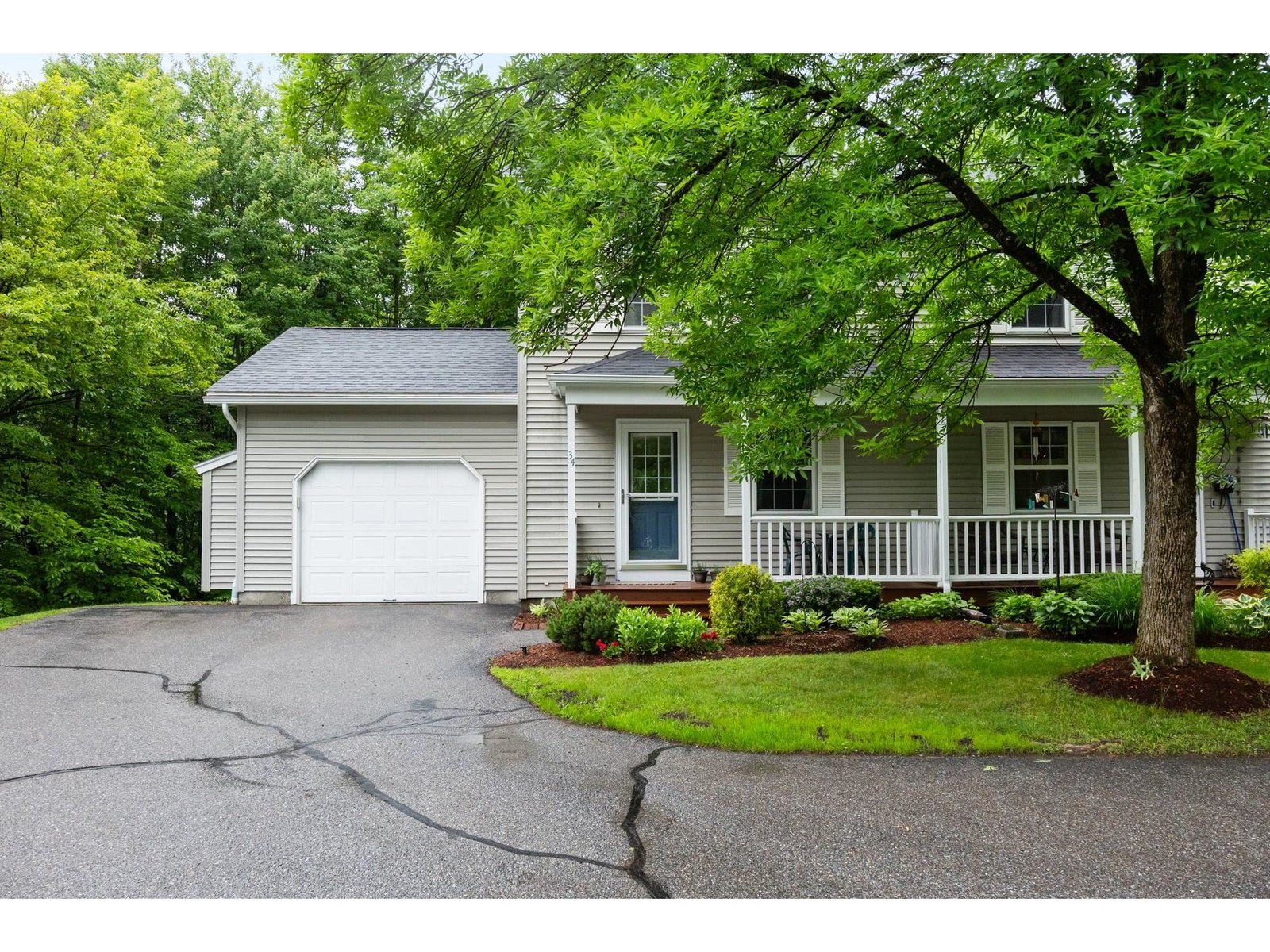 34 Pointe Drive