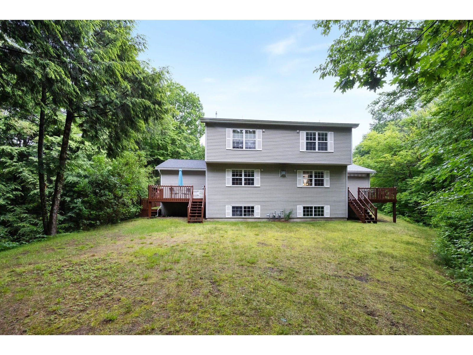 34 Pointe Drive