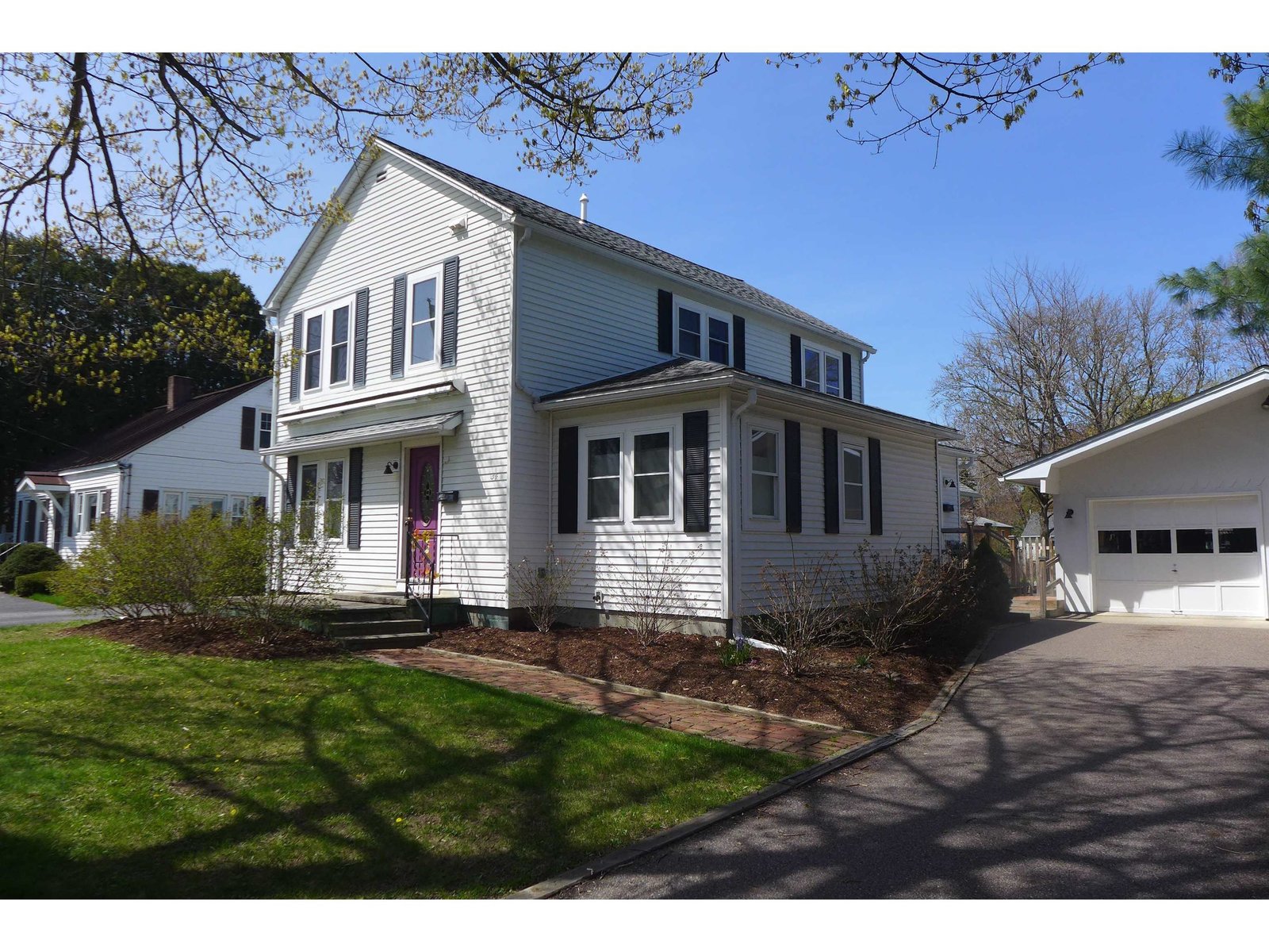 34 Sunset Avenue