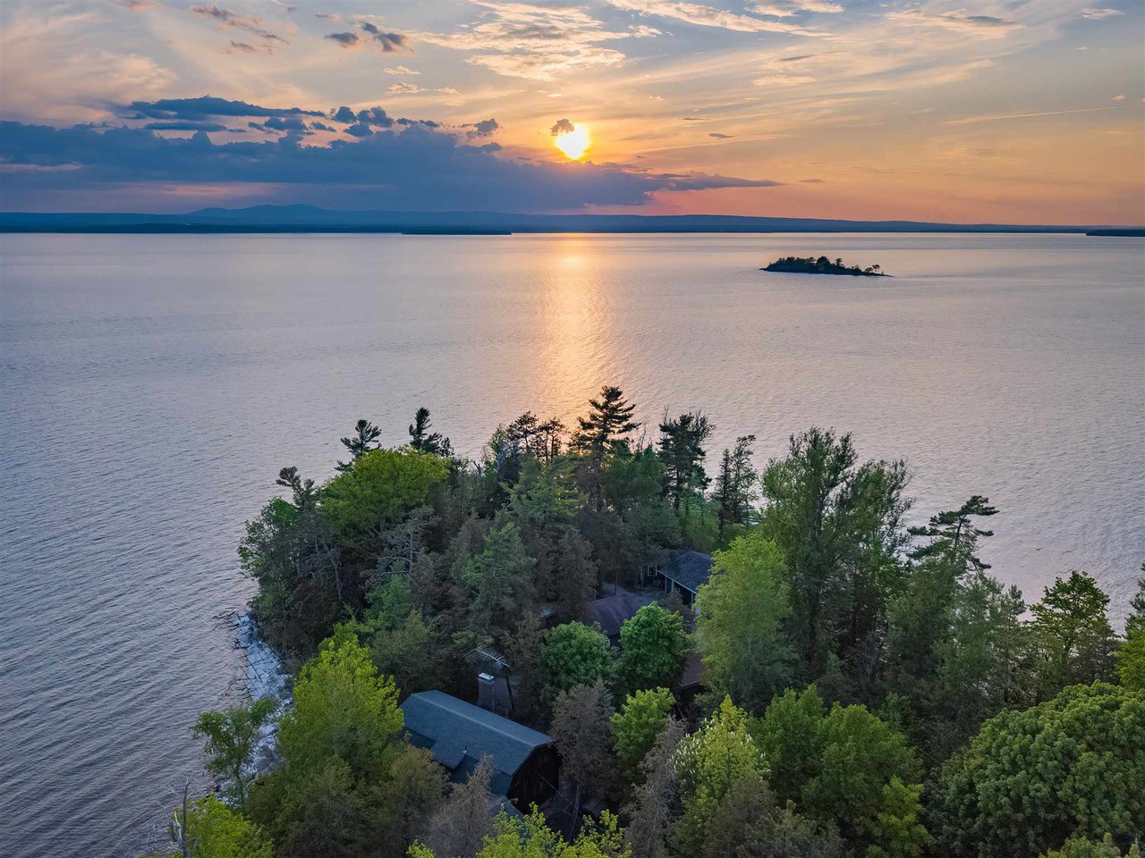 341 West Shore Road, South Hero 341 West Shore Road, South Hero