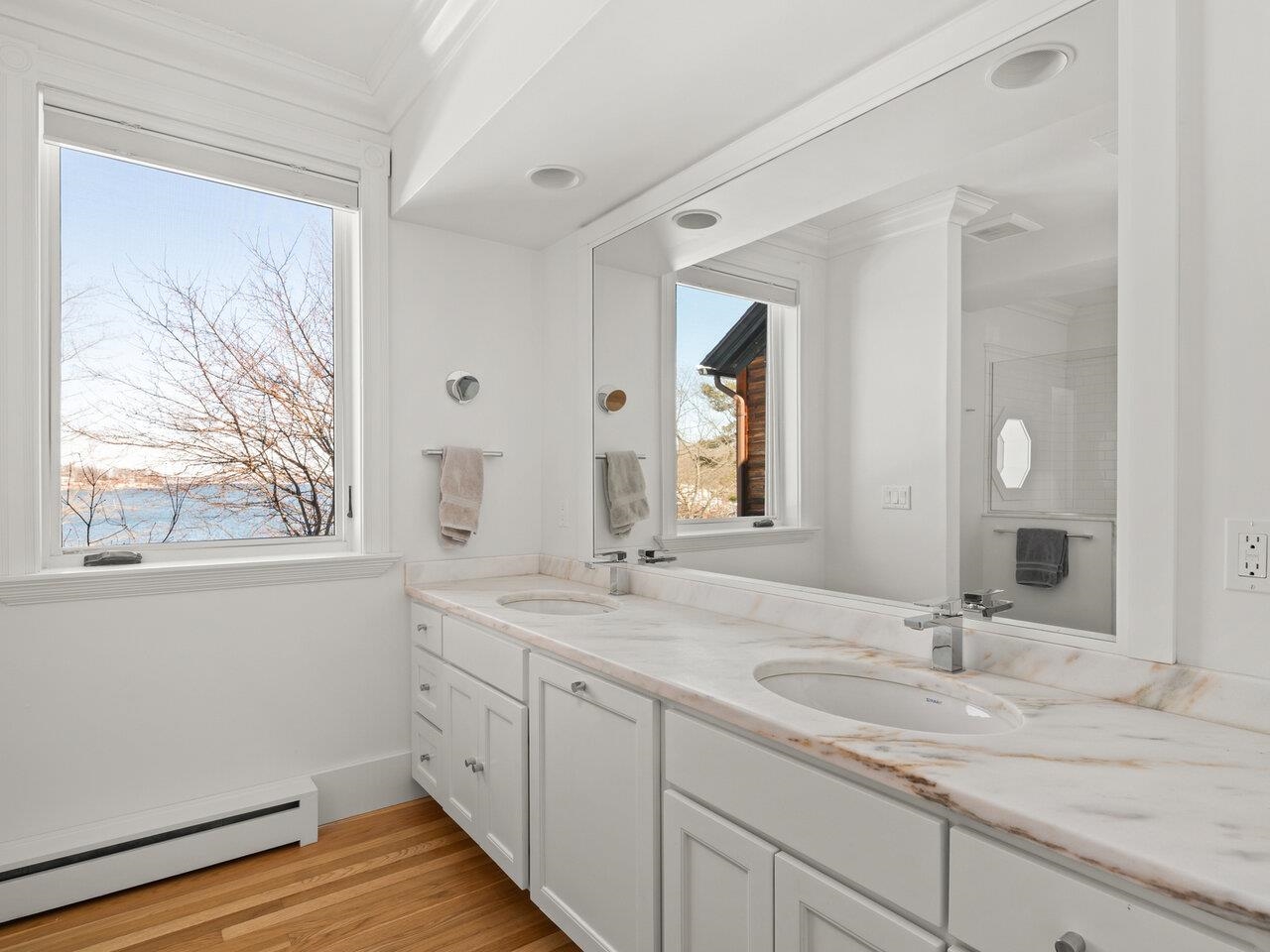 Large step-in shower