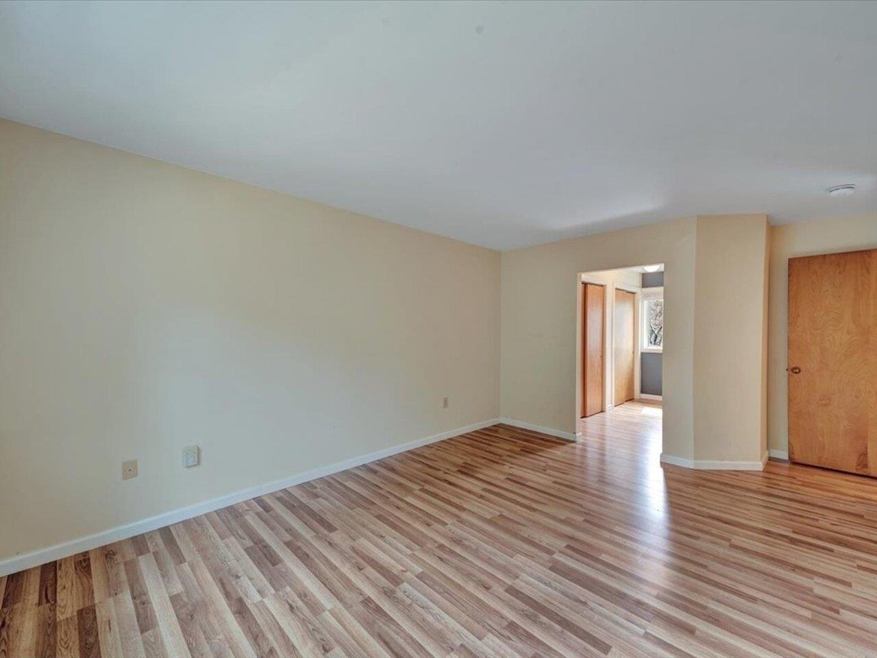 Looking to closet/dressing rm