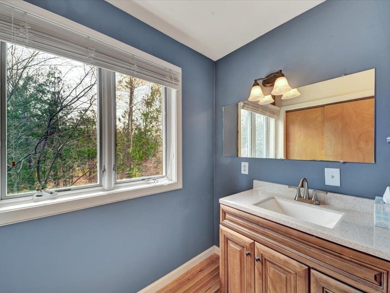 Sink & vanity in dressing room