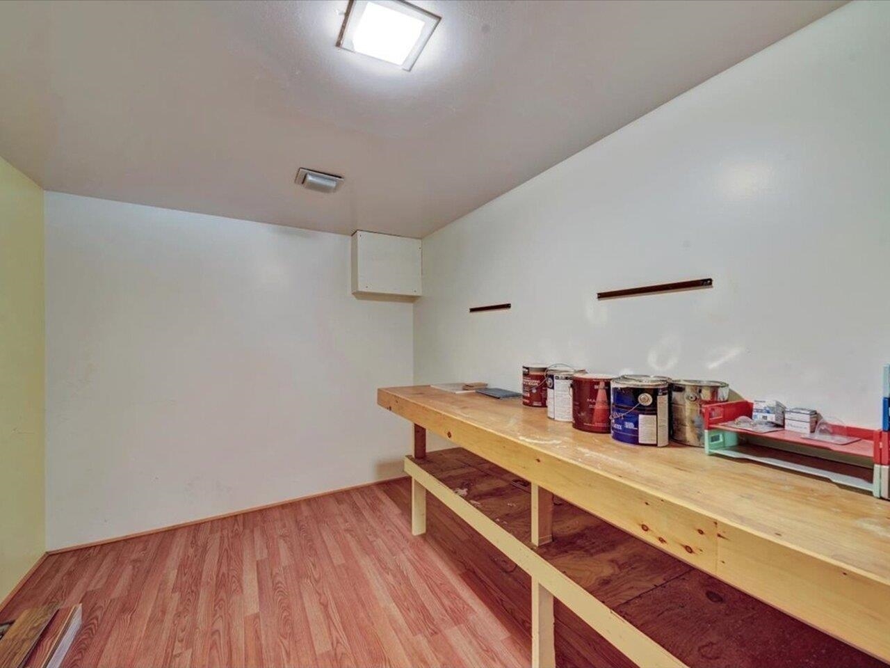 Workshop in the full basement