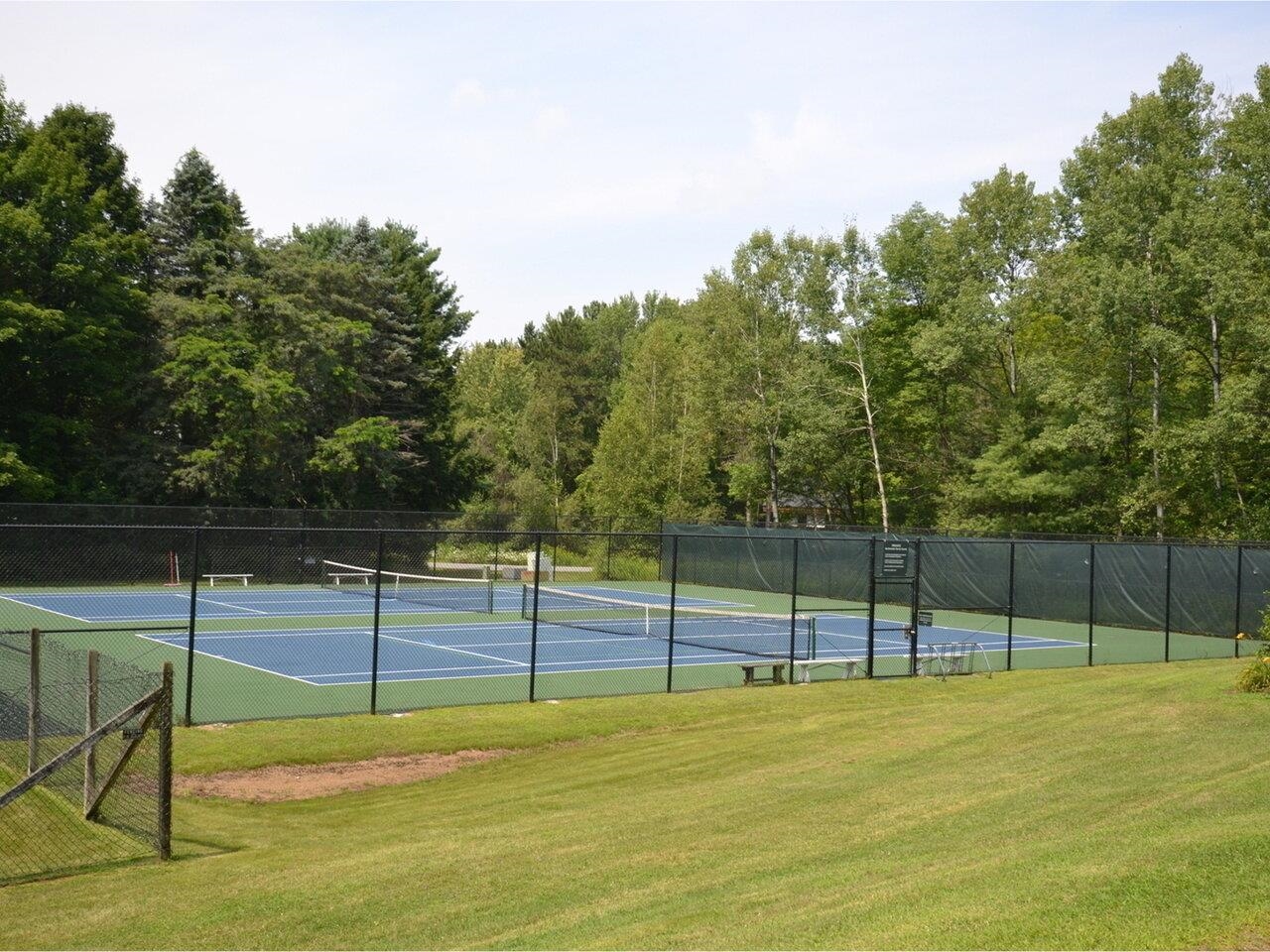 Community tennis court