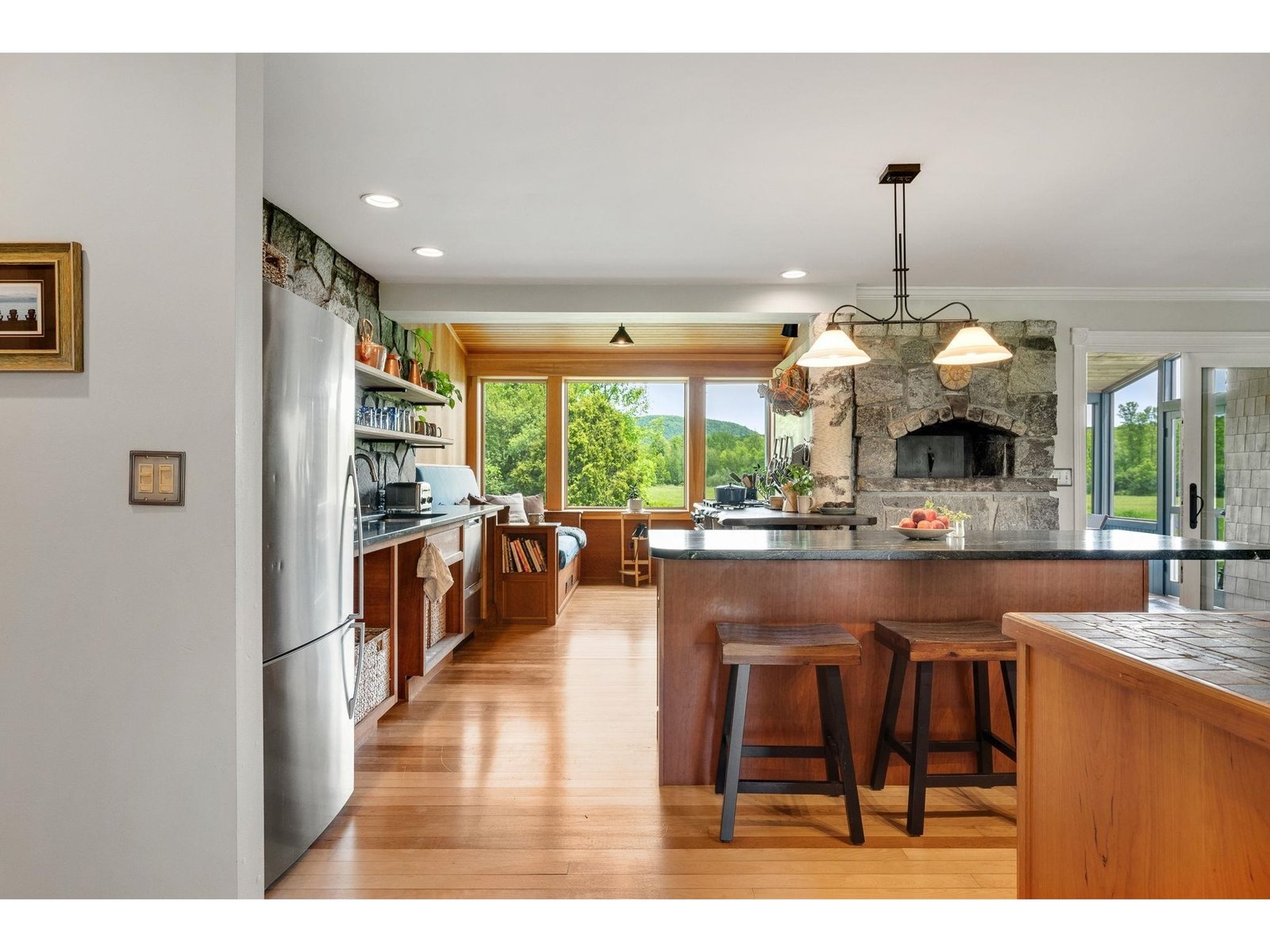 3421 Lake Road