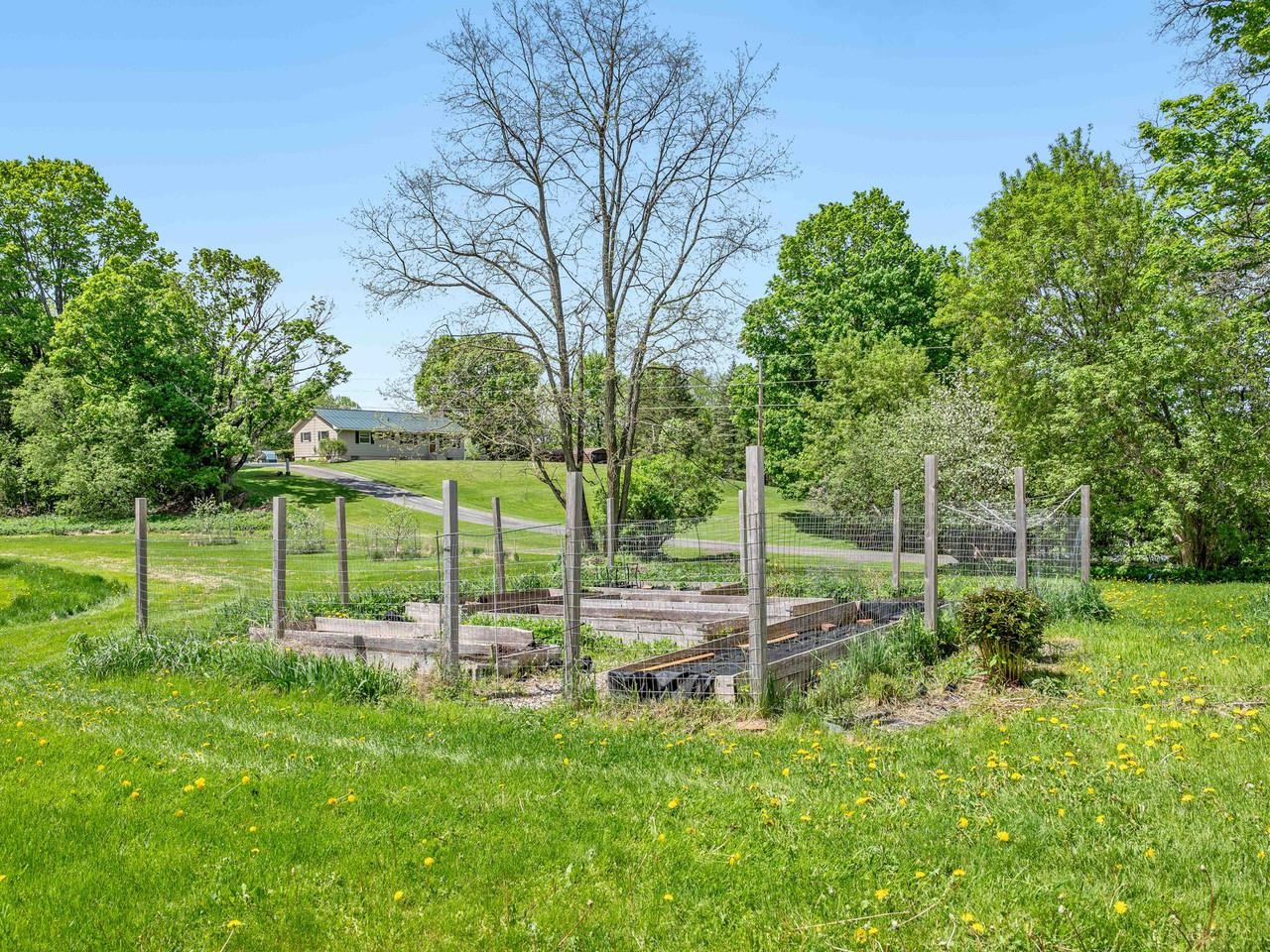 343 Sierra Lavin Road