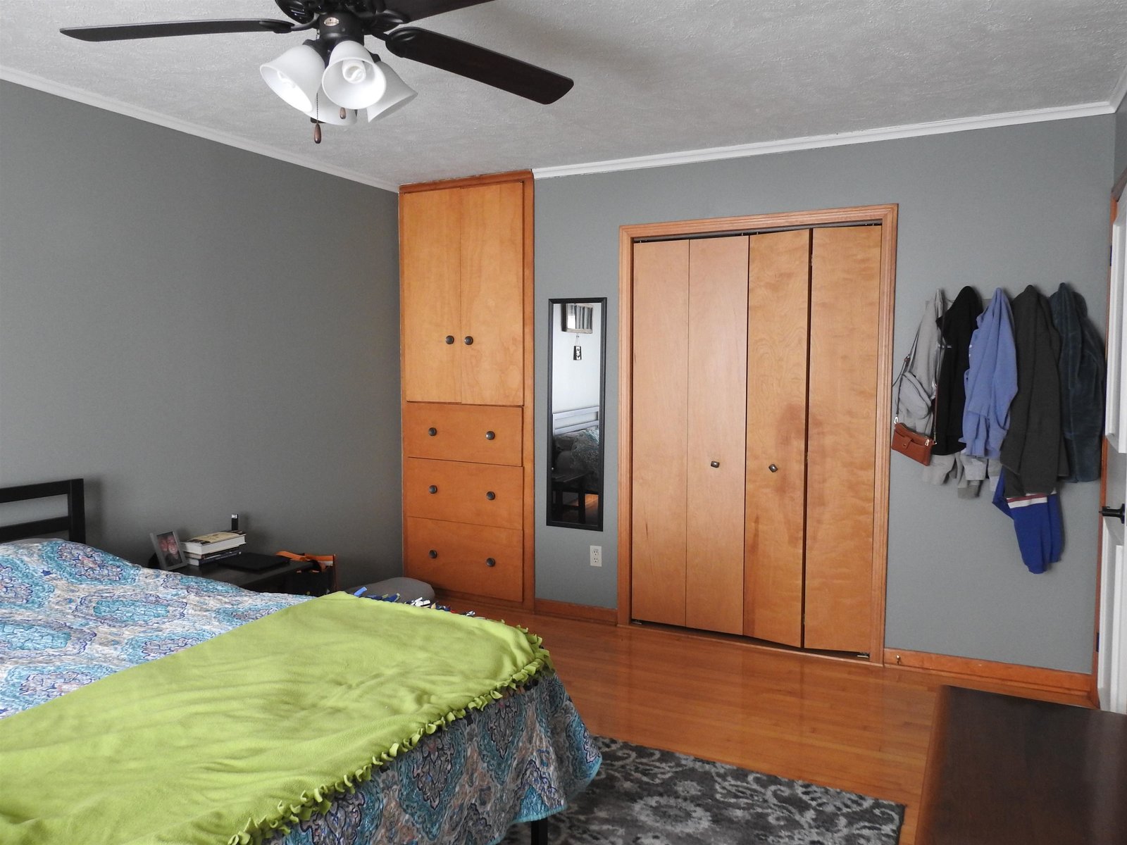 closet and built ins in the primary bedroom