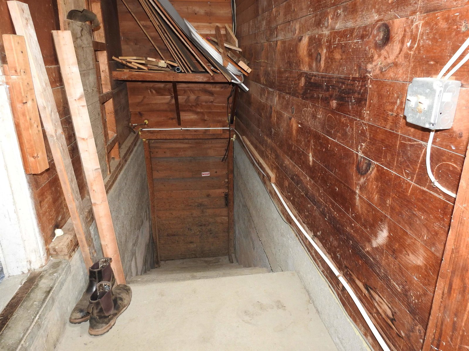 Access to basement from garage