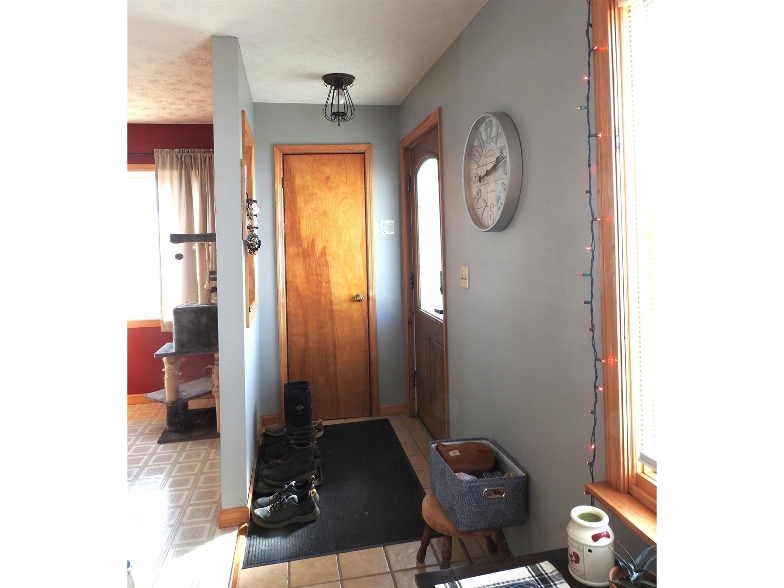 Foyer with closet