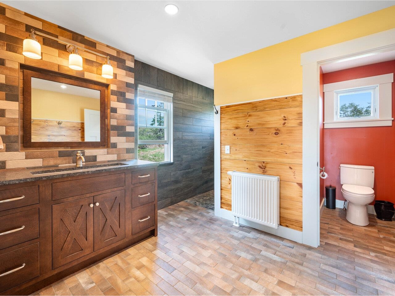 2nd floor - 3/4 bathroom